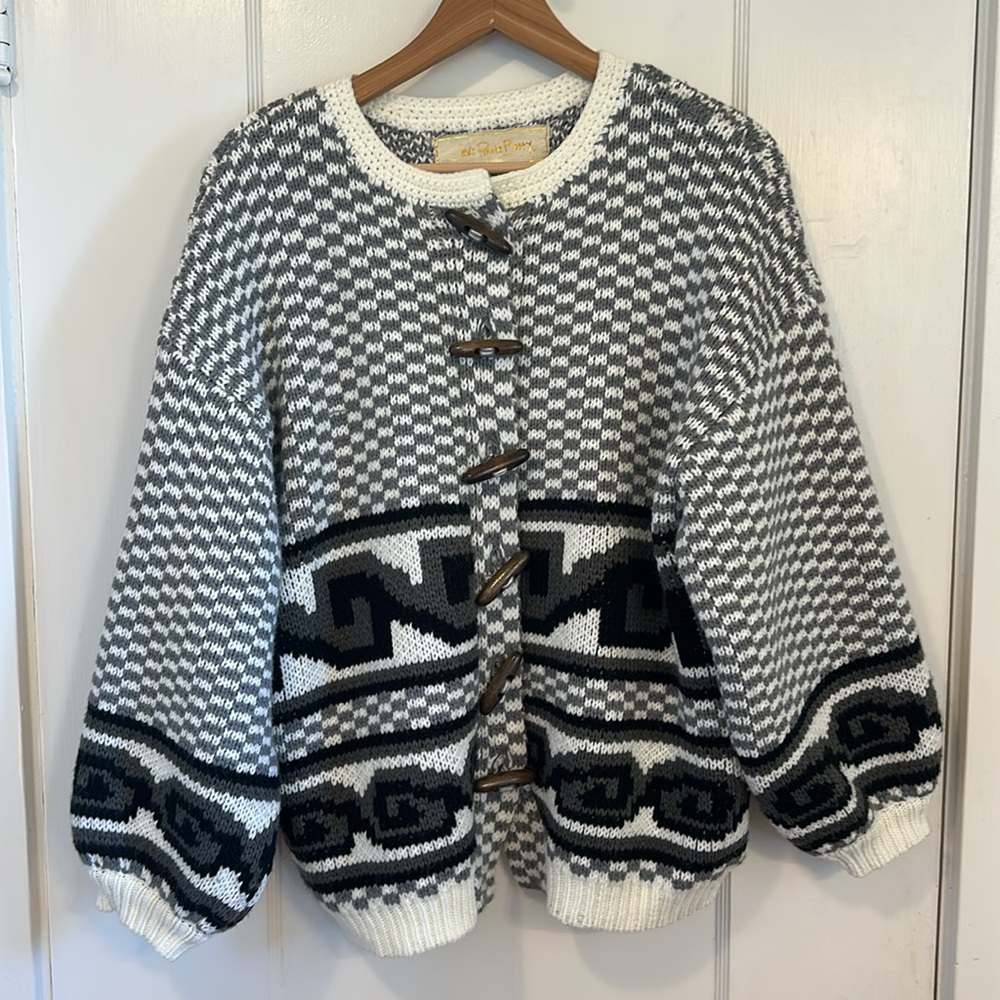 Jen’s Pirate Booty Gray Patterned Sweater - Size M/L - Picture 4 of 8